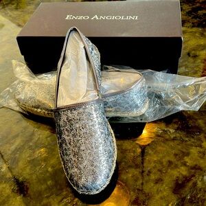 NWOT Enzo Angiolini Espedrilles Silver 8.5